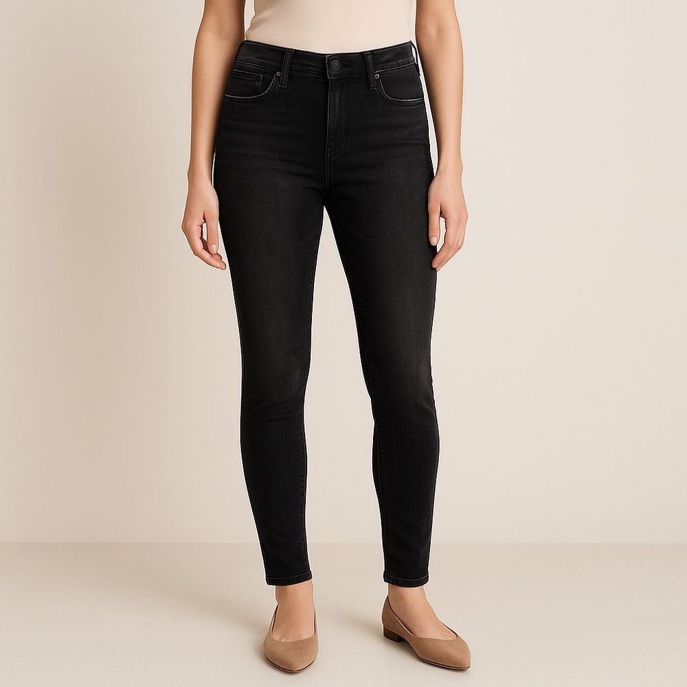 Universal Jet Black Women's Skinny Jeans Size 4